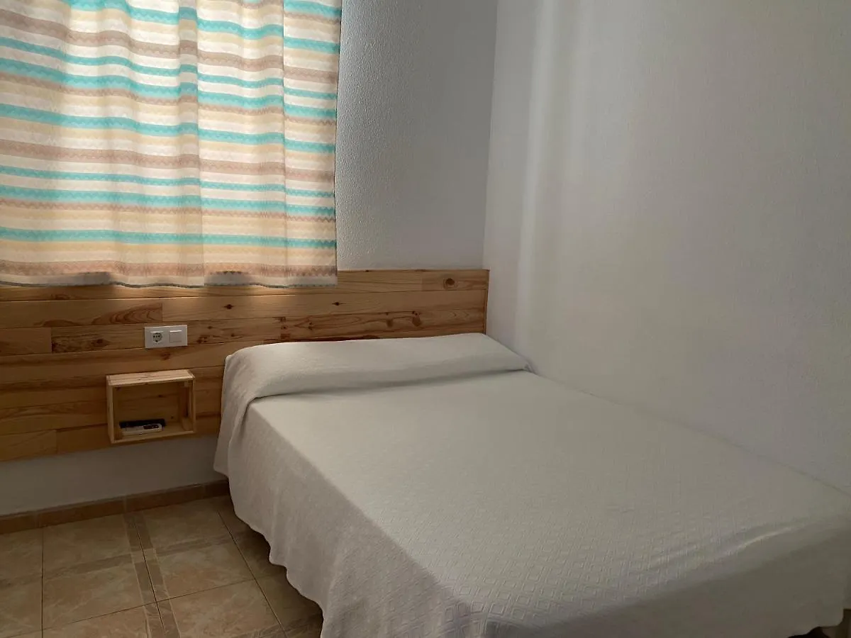 Hostal Barbate 2*,